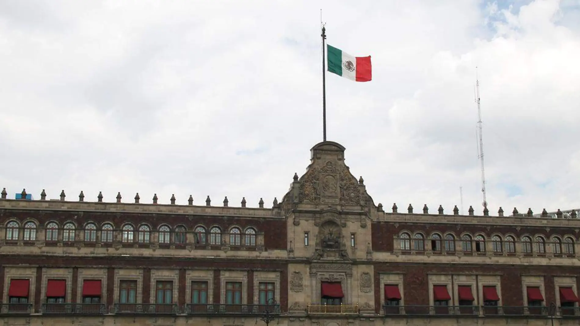 A lo largo de la historia del México independiente nuestro país ha sido comandado por dos emperadores y 63 presidentes